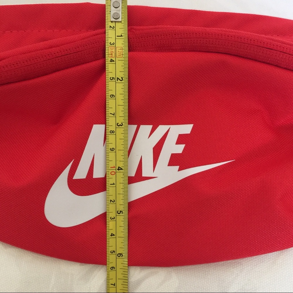 ❤️❤️❤️New Nike Red belt/fanny pack bag❤️❤️❤️ - Picture 4 of 10